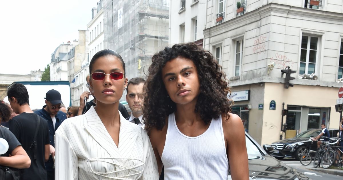 Tina Kunakey et son petit frère Zachary - Défilé de mode Jean Paul