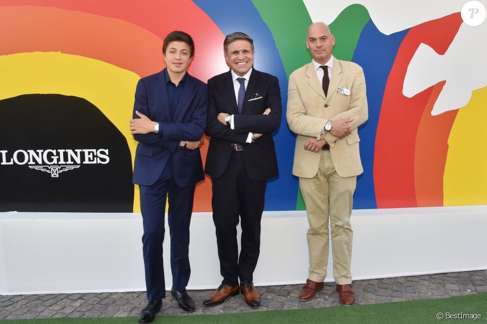 Exclusif - Juan-Carlos Capelli et son fils avec Frédéric Bondoux, directeur  Longines France - People lors du Longines Paris Eiffel Jumping au Champ de  Mars à Pa - Purepeople