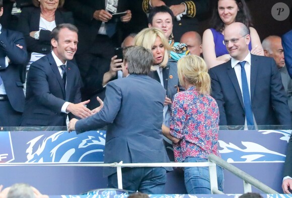 Le président de la République Emmanuel Macron, sa femme la première dame Brigitte Macron, Jean-Michel Blanquer, ministre de l'Education Nationale, François Baroin et sa compagne Michèle Laroque - Célébrités lors de la finale de la Coupe de France opposant le club de Vendée les Herbiers Football (VHF) au Club du Paris Saint-Germain au Stade de France à Saint-Denis, Seine Saint-Denis, France, le 9 mai 2018. Le PSG a gagné 2-0.