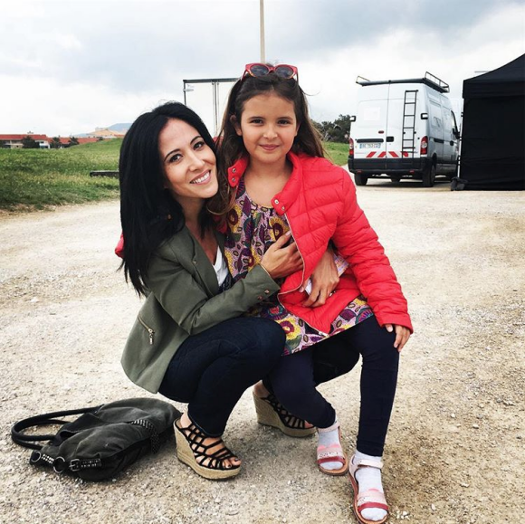 Fabienne Carat avec Camélia Medjdoub (l'une des deux soeurs jumelles qui incarnent Lucie dans "Plus belle la vie" sur France 3) sur Instagram. Mai 2018.