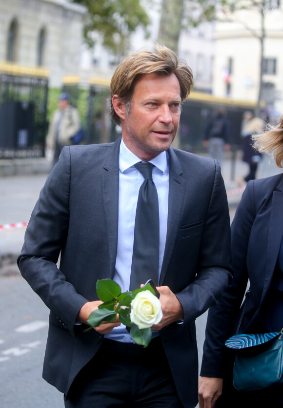 Laurent Delahousse - Arrivées - Obsèques de Mireille Darc en l'église Saint-Sulpice à Paris, France, le 1er septembre 2017.