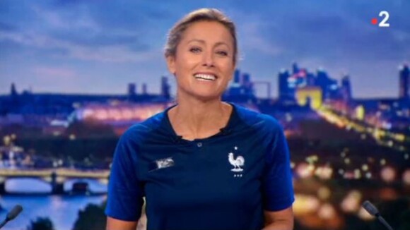 Anne-Sophie Lapix revêt le maillot bleu après sa polémique sur le foot !