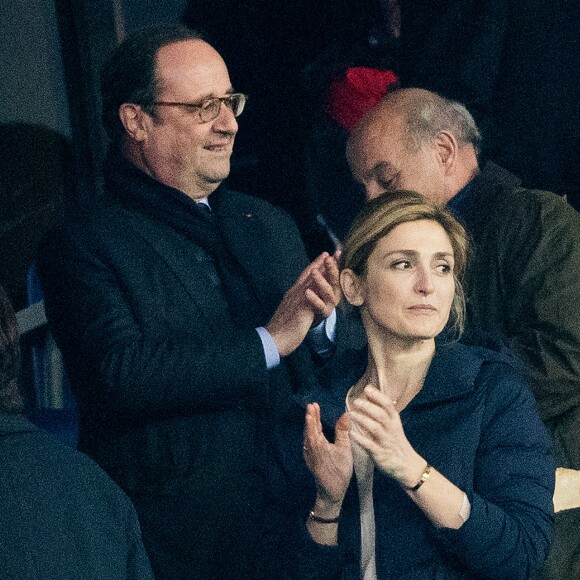 François Hollande et sa compagne Julie Gayet lors du tournoi des six nations de rugby, la France contre l'Angleterre au Stade de France à Saint-Denis, Seine Saint-Denis, France, le 10 mars 2018. Les Bleus s'imposent 22-16. © Cyril Moreau/Bestimage