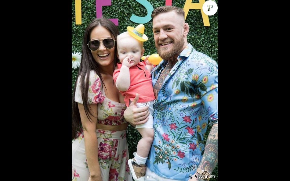 Conor McGregor avec sa compagne Dee Devlin et leur fils Conor Jr. le 5 mai 2018 pour le premier anniversaire du petit garçon, photo Instagram