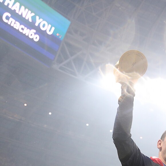Antoine Griezmann avec la Coupe du monde et sa fille Mia lors de la finale de la Coupe du Monde de Football 2018 à Moscou, opposant la France à la Croatie à Moscou le 15 juillet 2018
