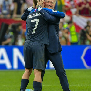 Didier Deschamps et Antoine Griezmann - Finale de la Coupe du Monde de Football 2018 en Russie à Moscou, opposant la France à la Croatie (4-2) le 15 juillet 2018 © Moreau-Perusseau / Bestimage