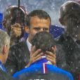Le président Emmanuel Macron avec Antoine Griezmann - Finale de la Coupe du Monde de Football 2018 en Russie à Moscou, opposant la France à la Croatie (4-2) le 15 juillet 2018 © Moreau-Perusseau / Bestimage