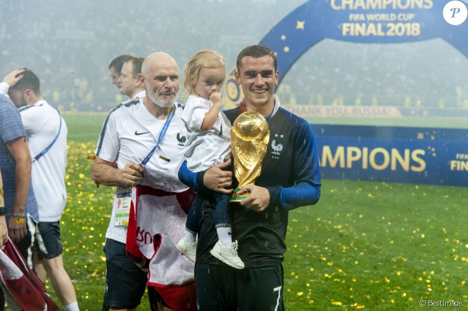 Antoine Griezmann Et Sa Fille Mia Finale De La Coupe Du Monde De