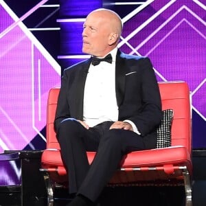 Demi Moore et Bruce Willis sur la scène du "Comedy Central Roast of Bruce Willis" au Hollywood Palladium à Los Angeles le 14 juillet 2018