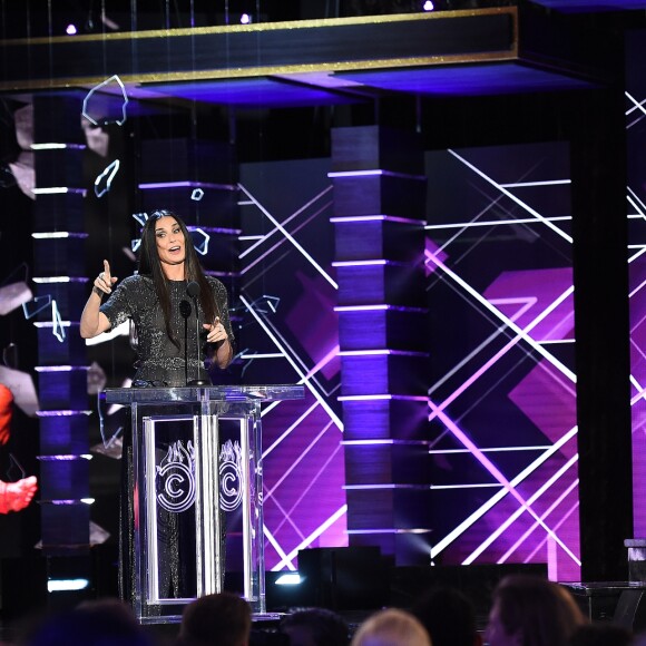 Demi Moore et Bruce Willis sur la scène du "Comedy Central Roast of Bruce Willis" au Hollywood Palladium à Los Angeles le 14 juillet 2018