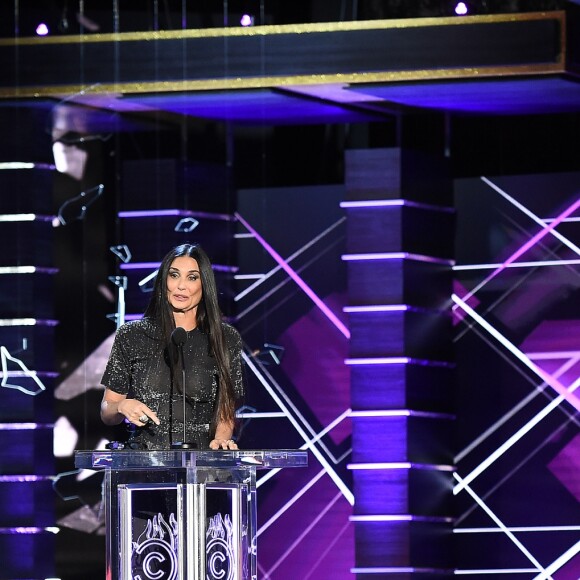 Demi Moore et Bruce Willis sur la scène du "Comedy Central Roast of Bruce Willis" au Hollywood Palladium à Los Angeles le 14 juillet 2018