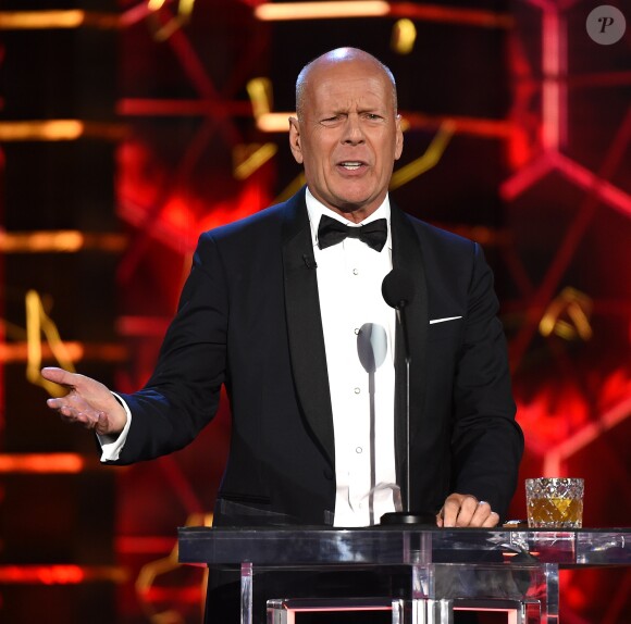 Bruce Willis sur la scène du "Comedy Central Roast of Bruce Willis" au Hollywood Palladium à Los Angeles le 14 juillet 2018