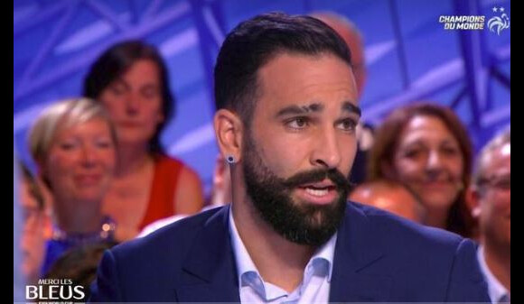 Adil Rami raconte la folle soirée qu'on passé les Bleus après France-Argentine - TF1, 16 juillet 2018