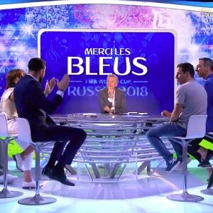 Adil Rami raconte la folle soirée qu'on passé les Bleus après France-Argentine - TF1, 16 juillet 2018