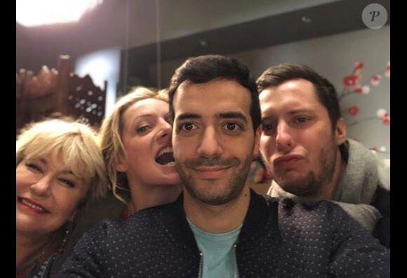 Tarek Boudali sur le tournage de la série "En famille" - Instagram, 13 mars 2018