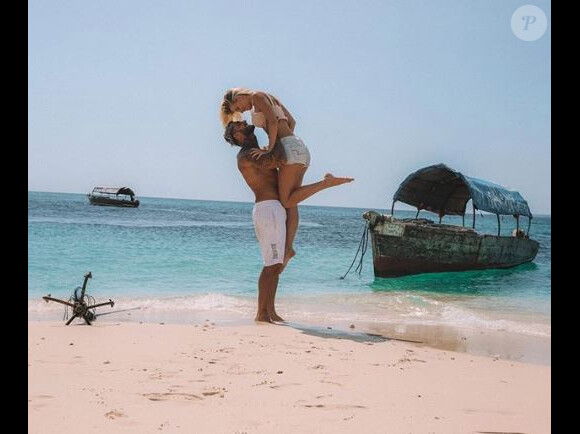 Jessica Thivenin (Les Marseillais) et son chéri Thibault en vacances - Instagram, 17 juin 2018