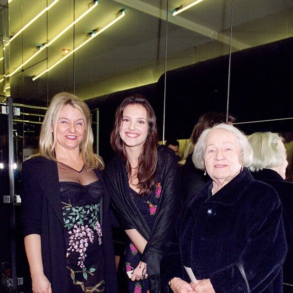 "VIRGINIE LEDOYEN" MERE ET GRAND-MERE DE "LEONARDO DICAPRIO" AVANT-PREMIERE FILM "THE BEACH" PARIS 15/02/2000 - Paris