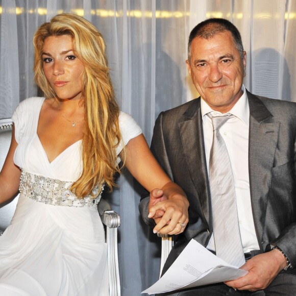 EXCLUSIF - JEAN-MARIE BIGARD ET LOLA MAROIS - MARIAGE OEUCUMENIQUE (CHRETIEN ET JUIF) ENTRE JEAN-MARIE BIGARD ET LOLA MAROIS SUR LE CAFE BARGE A PARIS SAMEDI 3 SEPTEMBRE 2011