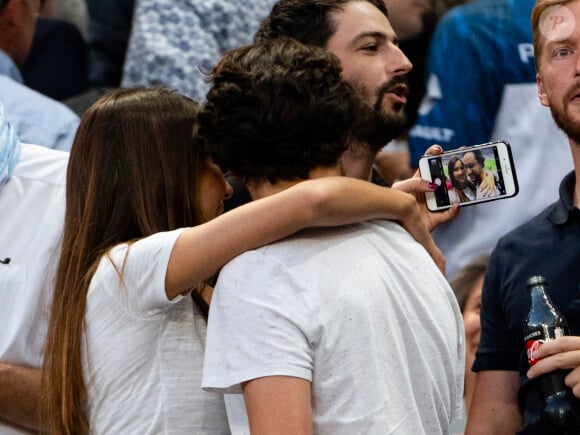 Thomas Hollande et sa compagne Emilie Broussouloux - People lors de la finale du Top 14 français entre Montpellier et Castres au Stade de France à Paris, le 2 juin 2018. © Pierre Perusseau/Bestimage