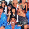 Jade et Laeticia Hallyday entourées des amis de la famille à Saint-Barthélemy, dont Yannick Noah, Isabelle Camus, Marie Poniatowski, Pierre Rambaldi et Pierre Imbert. 4 août 2018.