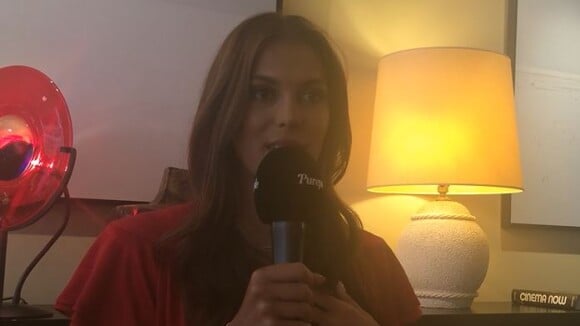 Iris Mittenaere se remémore un moment drôle de "Ninja Warrior 3" - Interview pour Purepeople, juillet 2018