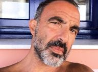Nikos Aliagas en vacances : Barbu et torse nu, il s'affiche très sexy