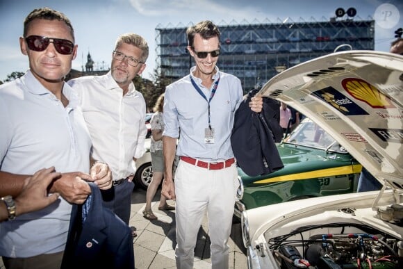 Le prince Joachim de Danemark sur le parvis de l'Hôtel de Ville de Copenhague lors de la réception pour le Grand Prix Historique de Copenhague 3 août 2018.