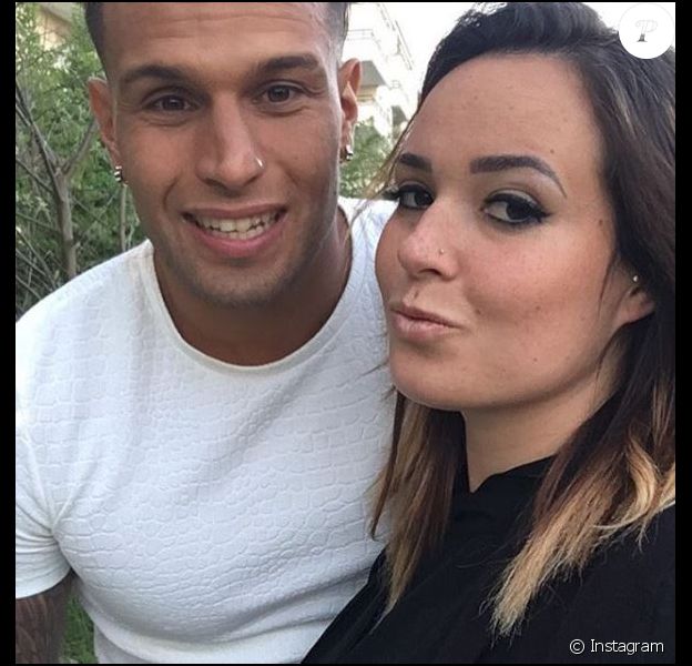 Kelly Helard, ex-candidate des Ch'tis, et Neymar, ex-candidat de la Belle et ses princes presque charmants, se sont mariés à Las Vegas.