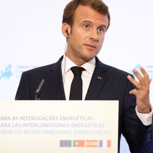 Conférence de presse conjointe du président de la république française, Emmanuel Macron lors du sommet sur les interconnections énergétiques à l'Agence Européenne pour la Sécurité Maritime, Lisbonne, Portugal, le 27 juillet 2018. © Stéphane Lemouton/Bestimage