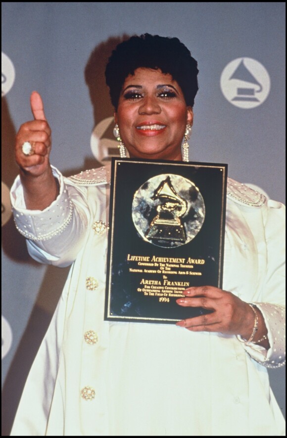 ARCHIVES - ARETHA FRANKLIN RECOMPENSEE AUX GRAMMY AWARDS EN 1994 04/03/1994 - 