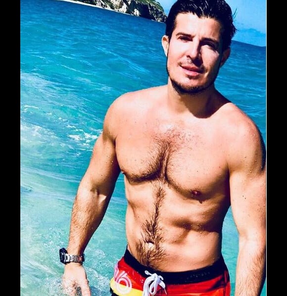 Vincent Niclo a partagé cette photo de lui en vacances sur Instagram, le 15 août 2018