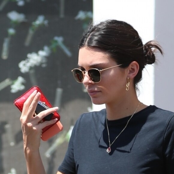 Exclusif - Kendall Jenner est allée boire un café dans le quartier de West Hollywood, le 15 août 2018