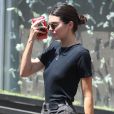Exclusif - Kendall Jenner est allée boire un café dans le quartier de West Hollywood, le 15 août 2018