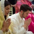Nick Jonas et Priyanka Chopra en plein cérémonie Roka à Mumbai le 18 août 2018.
