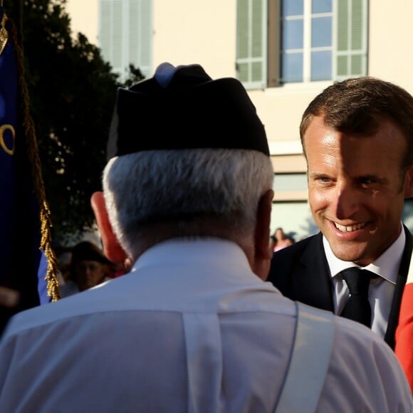 Le président Emmanuel Macron lors de la cérémonie du 74ème anniversaire de la libération de Bormes-les-Mimosas pendant la seconde guerre mondiale le 17 août 2018. © Dominique Jacovides / Cyril Moreau / Bestimage