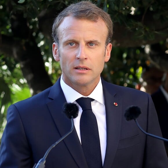 Le président Emmanuel Macron lors de la cérémonie du 74ème anniversaire de la libération de Bormes-les-Mimosas pendant la seconde guerre mondiale le 17 août 2018. © Dominique Jacovides / Cyril Moreau / Bestimage