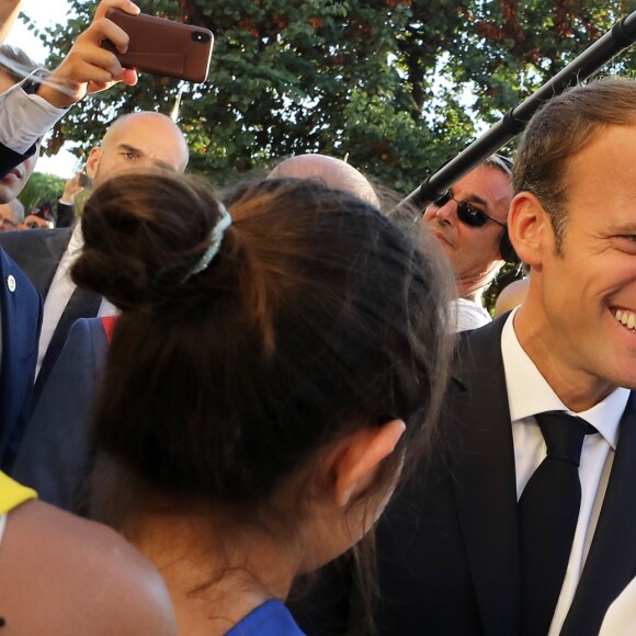 Le président Emmanuel Macron lors de la cérémonie du 74ème anniversaire de la libération de Bormes-les-Mimosas pendant la seconde guerre mondiale le 17 août 2018. © Dominique Jacovides / Cyril Moreau / Bestimage