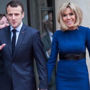 Le président de la République Emmanuel Macron et sa femme la Première Dame Brigitte Macron - Le président de la République française et sa femme la Première Dame ont reçu le grand-duc et la grande-duchesse de Luxembourg au palais de l'Elysée à Paris, France, le 19 mars 2018. © Cyril Moreau/Bestimage