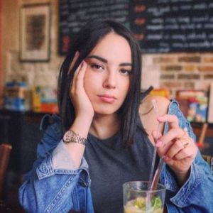 Agathe Auproux : Ses photos sexy font sensations sur Instagram - 2018