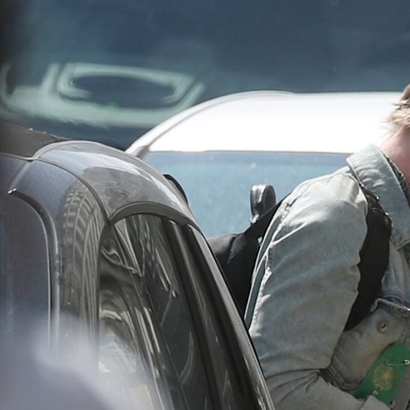 Exclusif - Macaulay Culkin et sa compagne Brenda Song à Paris le 10 août 2018.