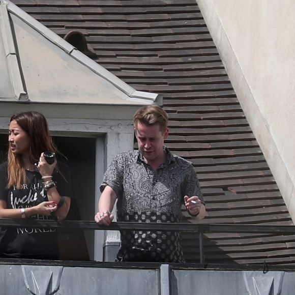 Exclusif - Macaulay Culkin et sa compagne Brenda Song à Paris le 10 août 2018.