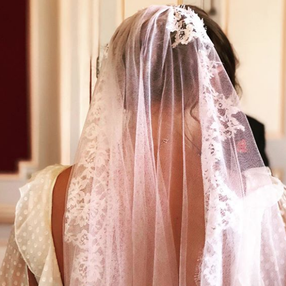 Nelly Auteuil en robe de mariée, le 24 août 2018.
