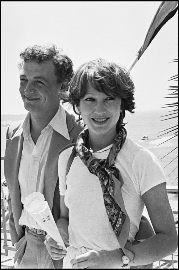 ARCHIVES - Philippe Léotard et Nathalie Baye à Cannes en 1977.