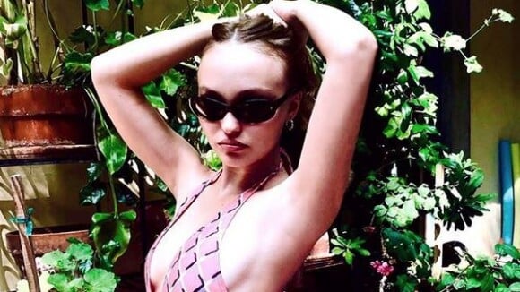 Lily-Rose Depp : Craquante en maillot de bain, souvenir de vacances stylées