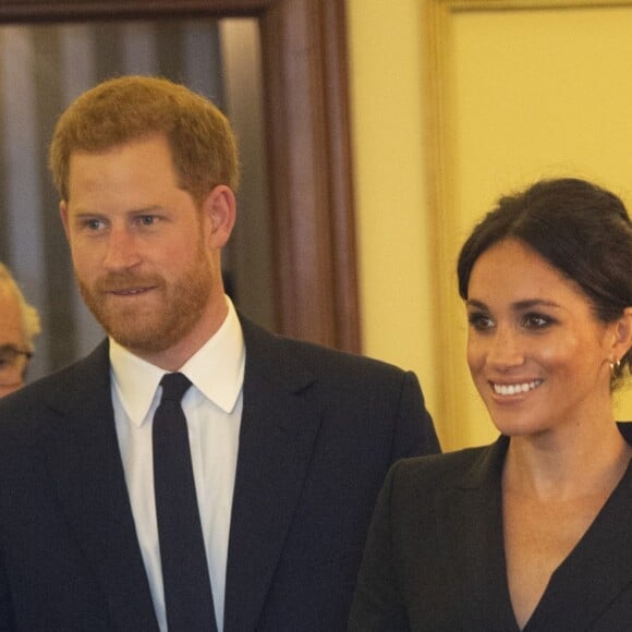 Le prince Harry, duc de Sussex et Meghan Markle, duchesse de Sussex, assistent à la comédie musicale "Hamilton" au théâtre Victoria Palace à Londres le 29 août 2018.