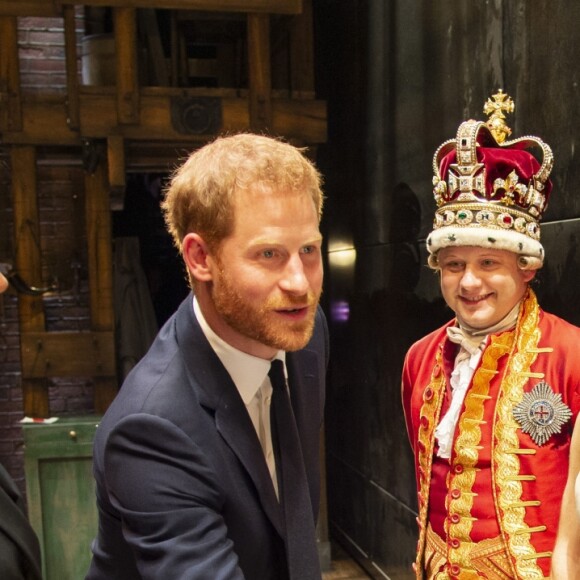 Le prince Harry, duc de Sussex et Meghan Markle, duchesse de Sussex, assistent à la comédie musicale "Hamilton" au théâtre Victoria Palace à Londres le 29 août 2018.