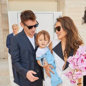 Jonathan Rhys-Meyers, sa femme Mara Lane et leur fils Wolf arrivent au 75ème festival du film de Venise, la Mostra le 30 août 2018.