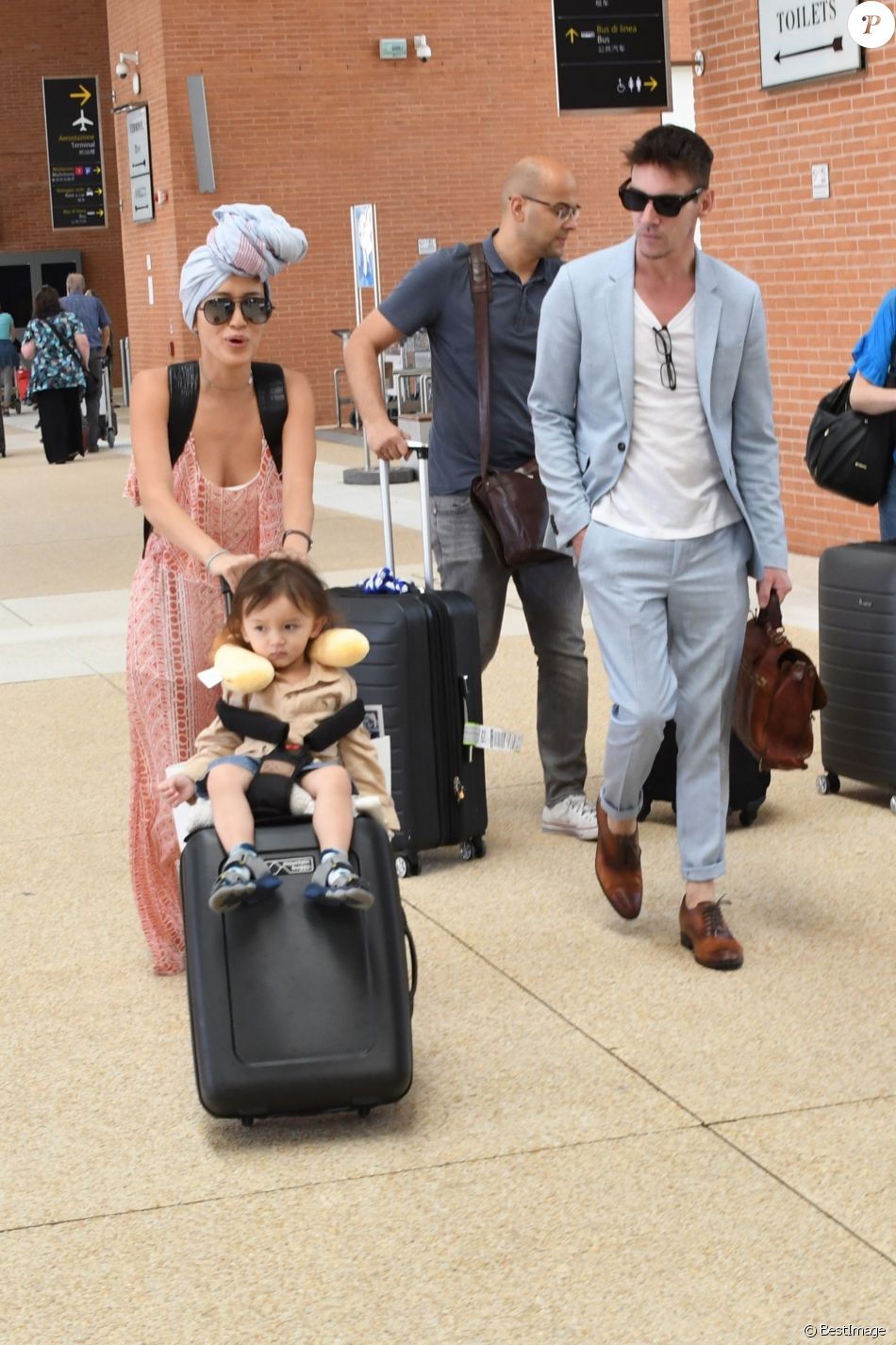 Jonathan Rhys Meyers, Mara Lane et leur fils Wolf - Les célébrités arrivent à l&#039;aéroport de Venise à l&#039;occasion de la 75ème édition du Festival du Film International de Venise, le 29 aout 2018.