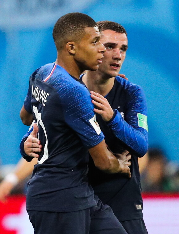 Kylian Mbappé et Antoine Griezmann - Match de demi-finale de la coupe du monde opposant la France à la Belgique à Saint-Pétersbourg, Russie, le 10 juillet 2018.