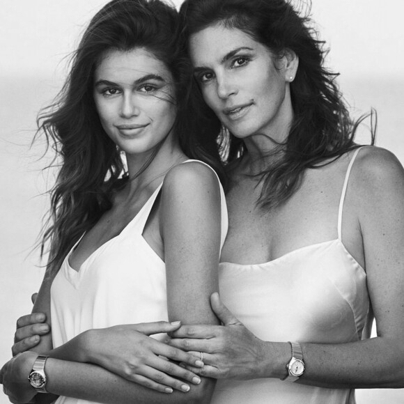 Cindy Crawford et Kaia Gerber posent pour la campagne publicitaire de "Omega", le 16 mai 2018.